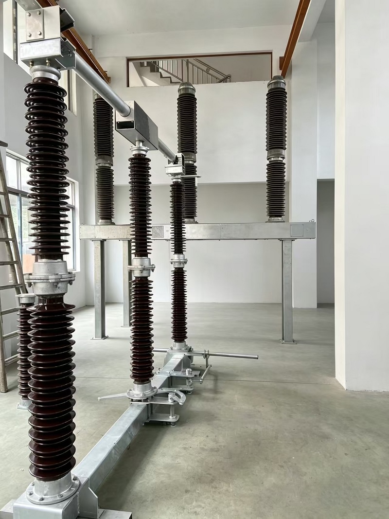 बाहिरी उच्च भोल्टेज सबस्टेशन अनुप्रयोगहरूको लागि 220kV डिस्कनेक्ट स्विच बाहिरी उच्च भोल्टेज सबस्टेशन अनुप्रयोगहरूको लागि 220kV डिस्कनेक्ट स्विच